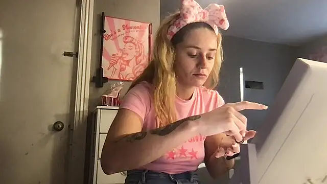 lexybabyxo online show from January 8, 2026, 1:06 pm