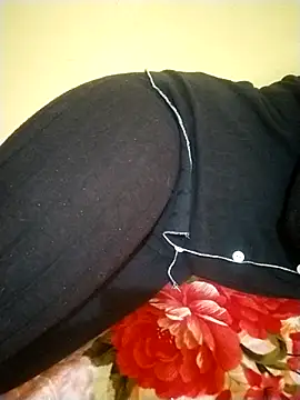 Snapshot of 3ahhd chatting on April 5, 2026, 2:13 pm 3ahhd online show from April 5, 2026, 2:13 pm