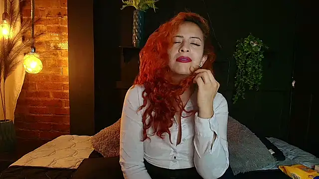 Snapshot of sahra_taylor_ chatting on November 13, 2025, 4:00 pm sahra taylor online show from November 13, 2025, 4:00 pm