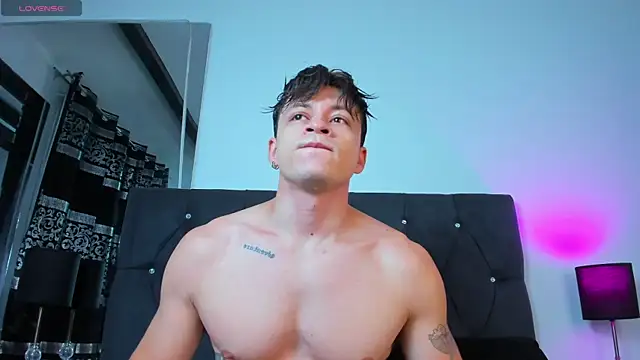 Snapshot of Angel_Cuervo chatting on May 27, 2026, 12:45 pm Angel Cuervo online show from May 27, 2026, 12:45 pm