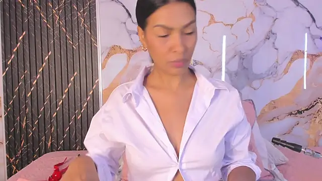 Alyson-a online show from April 9, 2026, 1:06 pm