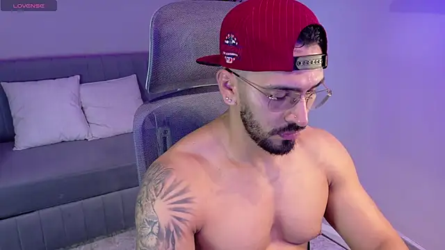 Snapshot of tony_muscle chatting on July 25, 2026, 10:43 am tony muscle online show from July 25, 2026, 10:43 am