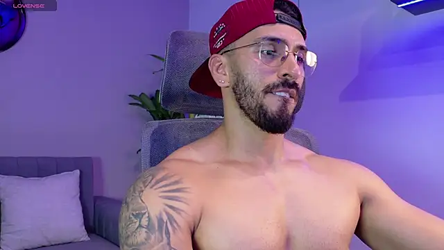 Snapshot of tony_muscle chatting on July 29, 2026, 7:02 pm tony muscle online show from July 29, 2026, 7:02 pm