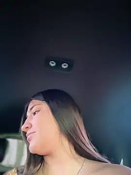 AhriCutte online show from October 30, 2025, 5:10 pm