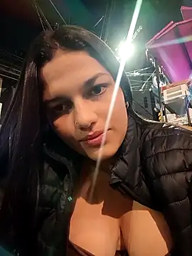 girl milk1 online show from December 22, 2025, 12:00 am