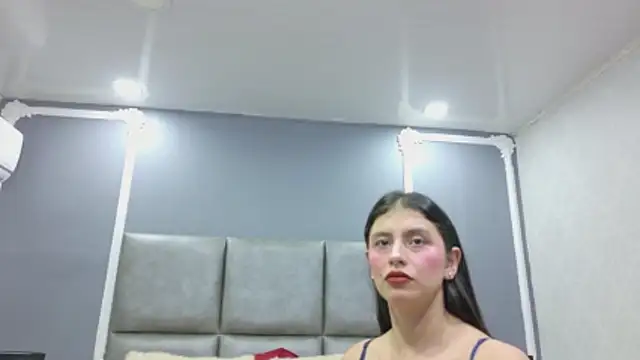 MadelineBeckert online show from April 7, 2026, 7:04 pm