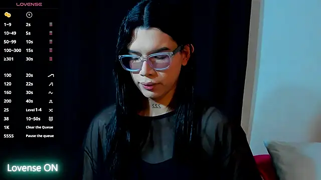 Samantha Rusell online show from June 15, 2026, 7:02 pm