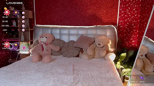 AuroraAksnesss online show from November 21, 2025, 4:28 pm