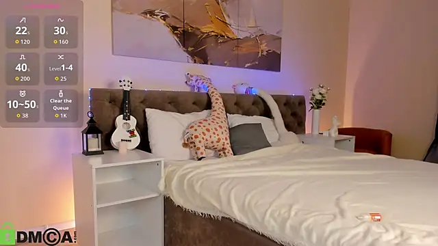 Linablueeyed online show from September 9, 2025, 8:13 am