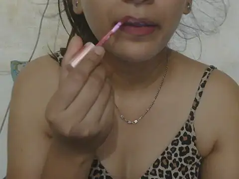 DOLL CUTY online show from May 11, 2026, 5:43 pm