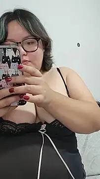 almitapro07 online show from March 9, 2026, 10:24 pm