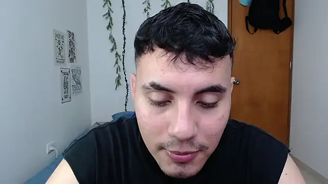 Donovanarmyy online show from October 17, 2025, 8:43 pm