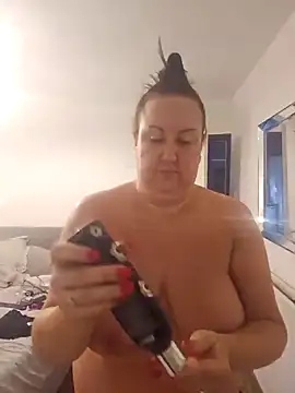 Snapshot of Bekahblows chatting on February 11, 2025, 12:25 pm Bekahblows online show from February 11, 2025, 12:25 pm