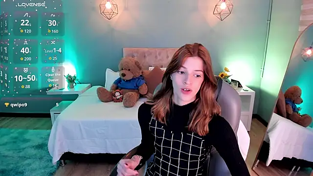 Snapshot of Nora_Vennucci chatting on September 10, 2025, 8:19 pm Nora Vennucci online show from September 10, 2025, 8:19 pm
