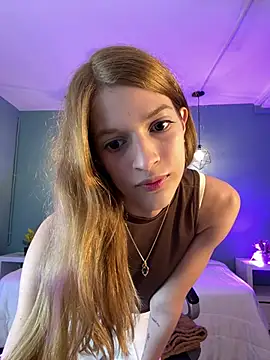 Nora Vennucci online show from April 11, 2026, 10:02 pm