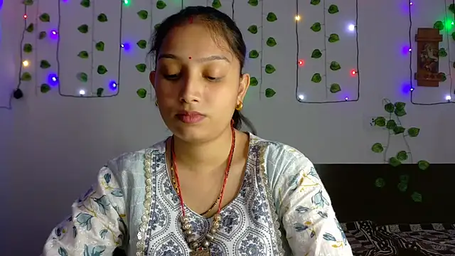Aleena Rai online show from October 18, 2025, 7:49 pm