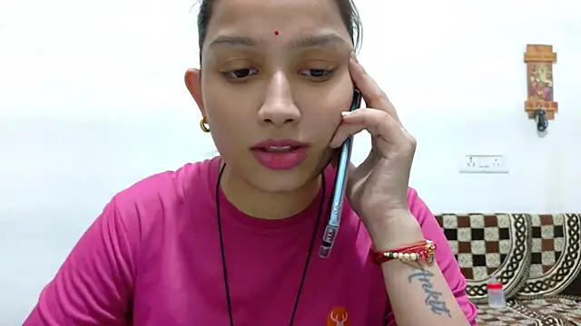 Aleena Rai online show from October 5, 2025, 6:20 pm