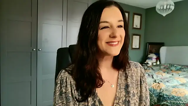 flatwhite0 online show from April 3, 2026, 9:27 am