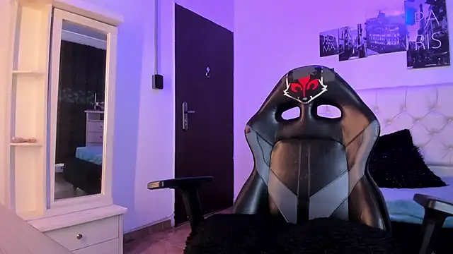 Amy Kiitty  online show from October 22, 2025, 12:48 pm