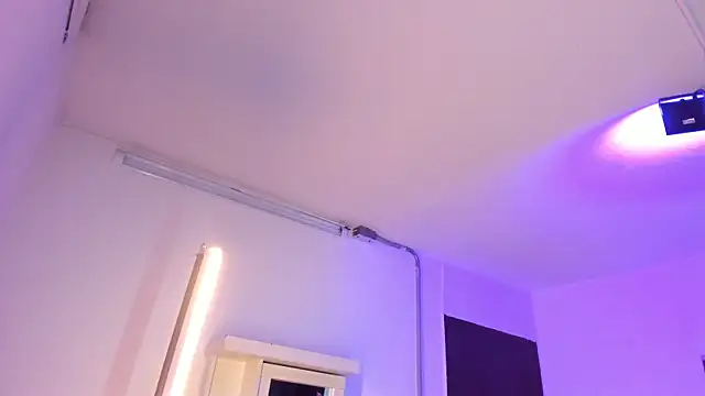 Amy Kiitty  online show from October 24, 2025, 12:48 pm