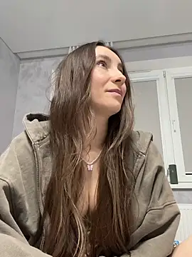 viviandaimond1 online show from April 15, 2026, 8:31 pm