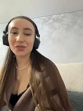 viviandaimond1 online show from November 29, 2025, 8:09 pm