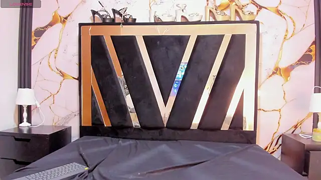 KarinaSimonz online show from January 7, 2026, 8:03 pm