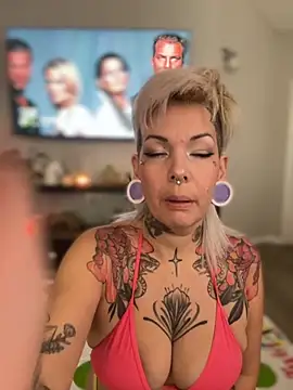 GoldieBakeman online show from November 18, 2025, 5:16 pm