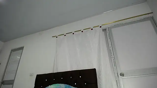 Snapshot of Sweet_hot_mia chatting on February 21, 2026, 1:57 pm Sweet hot mia online show from February 21, 2026, 1:57 pm