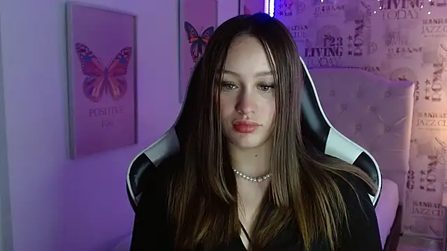 Snapshot of Ivyy_Crystal chatting on February 5, 2025, 8:25 pm Ivyy Crystal online show from February 5, 2025, 8:25 pm