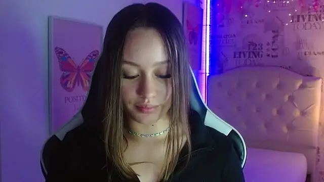 Snapshot of Ivyy_Crystal chatting on February 28, 2025, 12:10 am Ivyy Crystal online show from February 28, 2025, 12:10 am