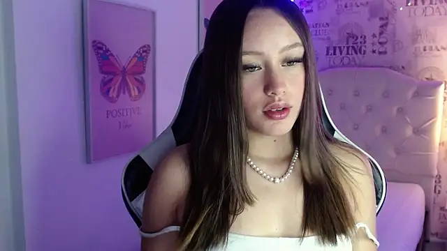Snapshot of Ivyy_Crystal chatting on February 10, 2025, 11:45 pm Ivyy Crystal online show from February 10, 2025, 11:45 pm