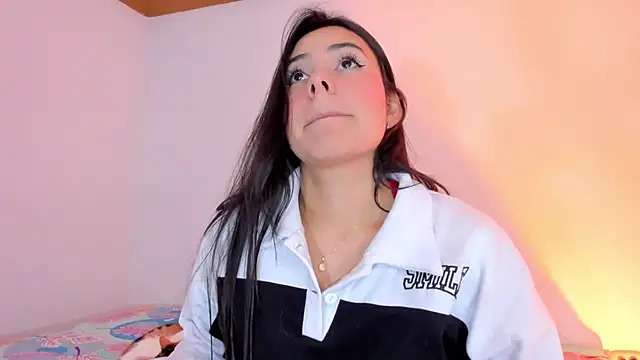 Snapshot of GabyButtler1 chatting on November 15, 2025, 10:14 pm GabyButtler1 online show from November 15, 2025, 10:14 pm