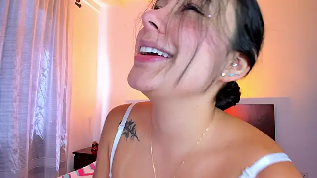 Snapshot of GabyButtler1 chatting on January 14, 2025, 4:39 pm GabyButtler1 online show from January 14, 2025, 4:39 pm