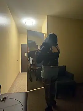 Youcunn online show from November 11, 2025, 5:02 am