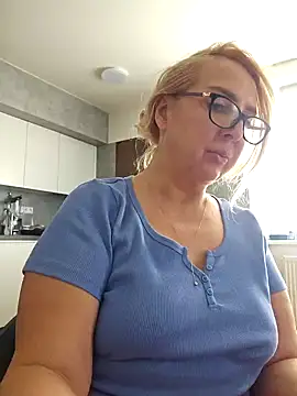 Snapshot of MariaRichi_ chatting on March 12, 2025, 10:26 am MariaRichi online show from March 12, 2025, 10:26 am