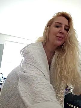 Snapshot of MariaRichi_ chatting on March 19, 2025, 7:40 am MariaRichi online show from March 19, 2025, 7:40 am