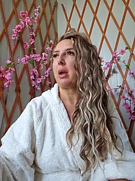 Snapshot of MariaRichi_ chatting on September 11, 2025, 6:46 am MariaRichi online show from September 11, 2025, 6:46 am