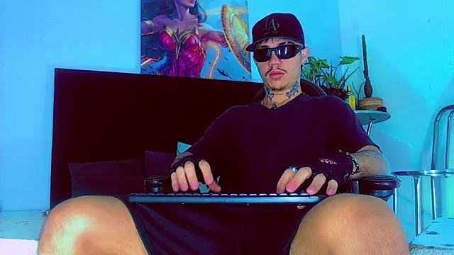 HannibalLester online show from November 3, 2025, 5:56 am