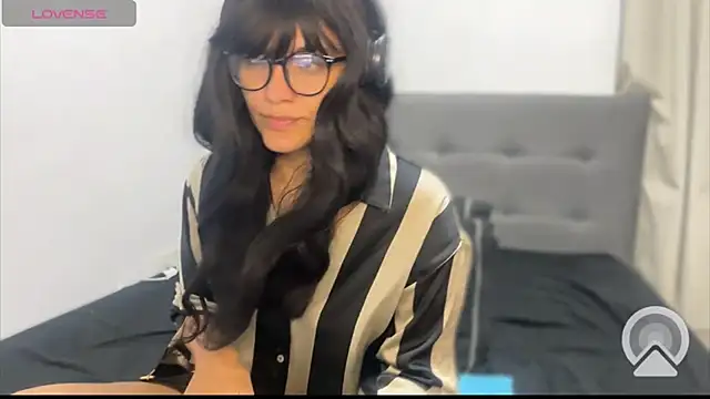 LanaQuen online show from December 16, 2024, 11:39 pm