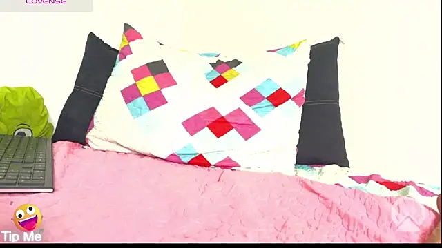 LanaQuen online show from October 30, 2025, 5:43 pm