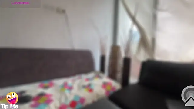 LanaQuen online show from December 29, 2024, 8:15 pm