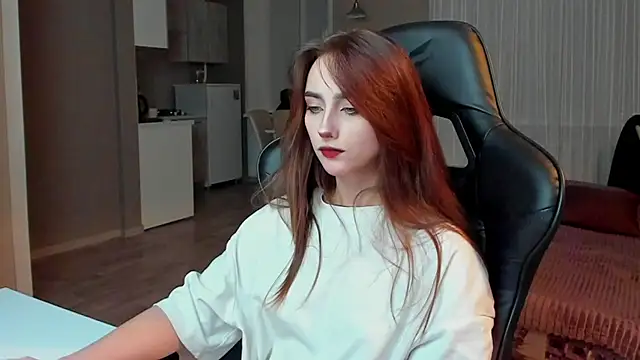 Snapshot of SilverDream chatting on February 14, 2025, 12:19 am SilverDream online show from February 14, 2025, 12:19 am