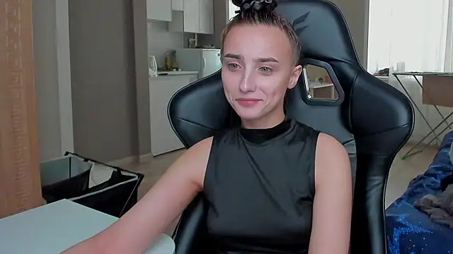 Snapshot of SilverDream chatting on October 19, 2025, 11:35 am SilverDream online show from October 19, 2025, 11:35 am