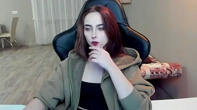 Snapshot of SilverDream chatting on February 5, 2025, 4:36 pm SilverDream online show from February 5, 2025, 4:36 pm