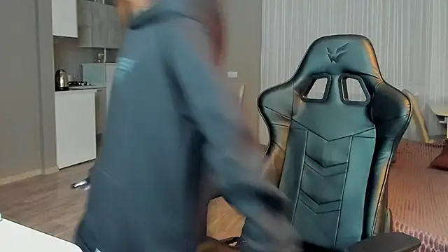 Snapshot of SilverDream chatting on February 23, 2025, 9:26 pm SilverDream online show from February 23, 2025, 9:26 pm