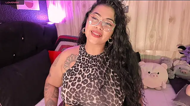 Snapshot of yoishat77 chatting on December 5, 2024, 6:37 am yoishat77 online show from December 5, 2024, 6:37 am