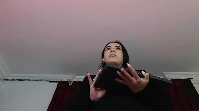 Snapshot of NYX1126 chatting on February 5, 2026, 12:12 pm NYX1126 online show from February 5, 2026, 12:12 pm