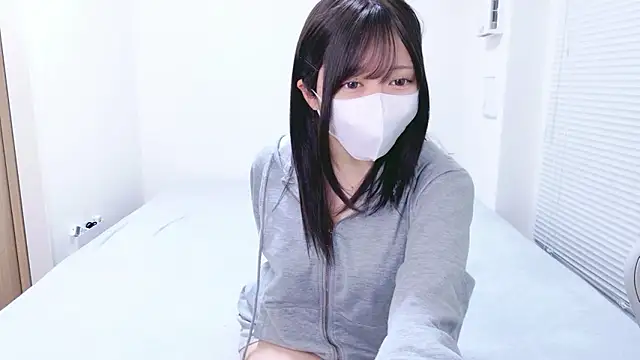 Snapshot of Yurie_ chatting on April 13, 2026, 1:37 pm Yurie online show from April 13, 2026, 1:37 pm