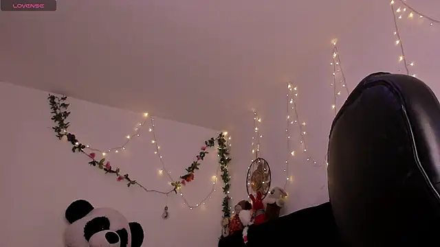 Carlasxdreams online show from February 24, 2026, 4:57 am